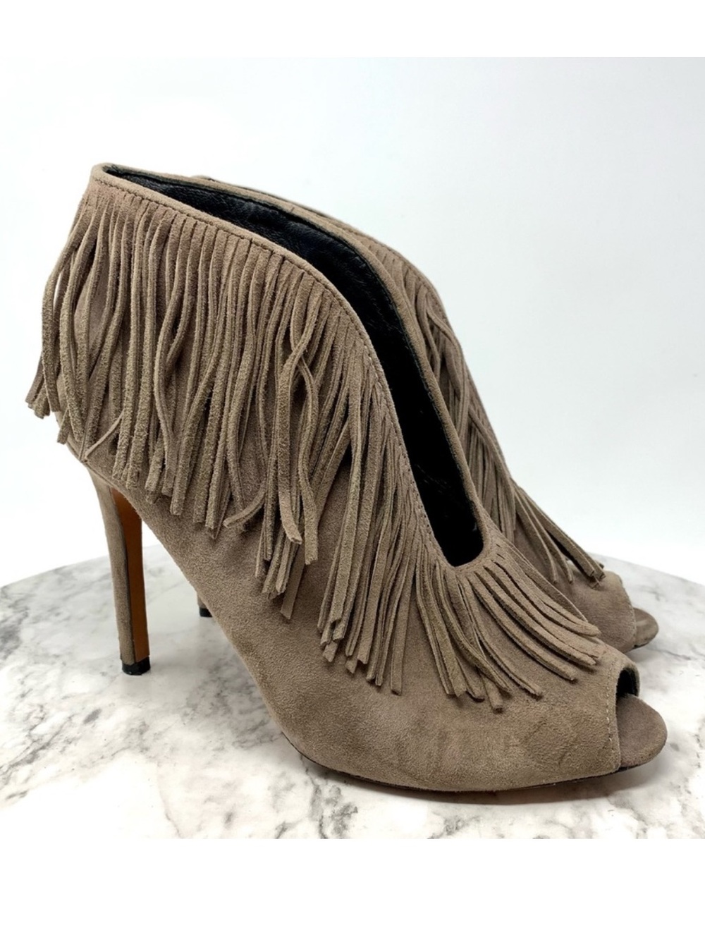 Vince Camuto Signature Yvonne Taupe Suede Fringe Pumps 6.5 Classic Quiet Luxury